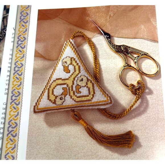 Celtic Cross Stitch Book By Anne Orr & Lesley Clarke - Picture 4 of 4